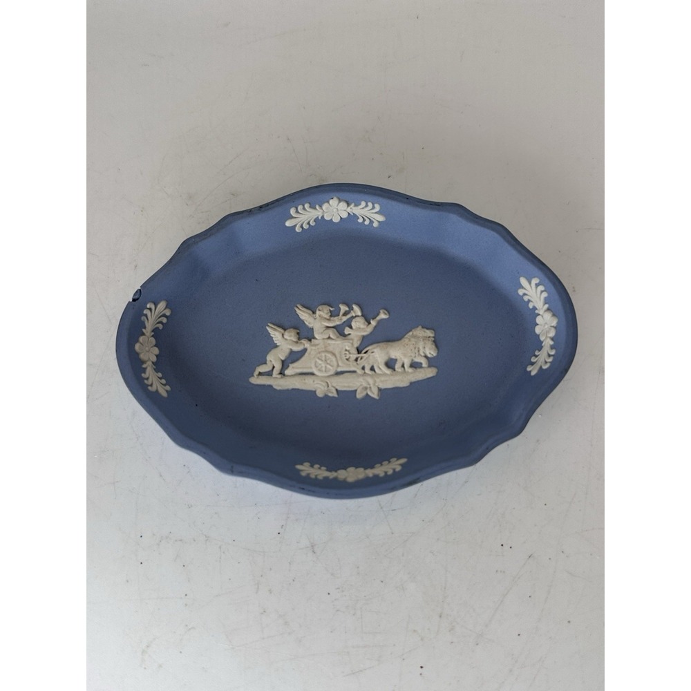 Wedgwood Blue Jasperware Small Oval Trinket Pin Dish Cherub Chariot England Chip